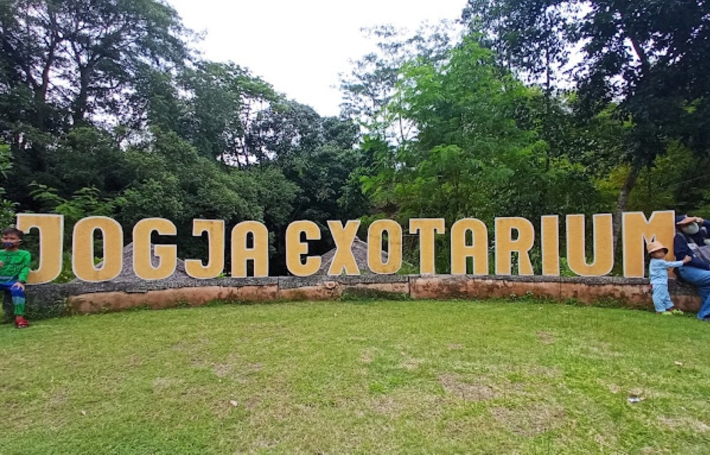 Genio Syariah Hotel at Jogja Exotarium Mini Zoo
